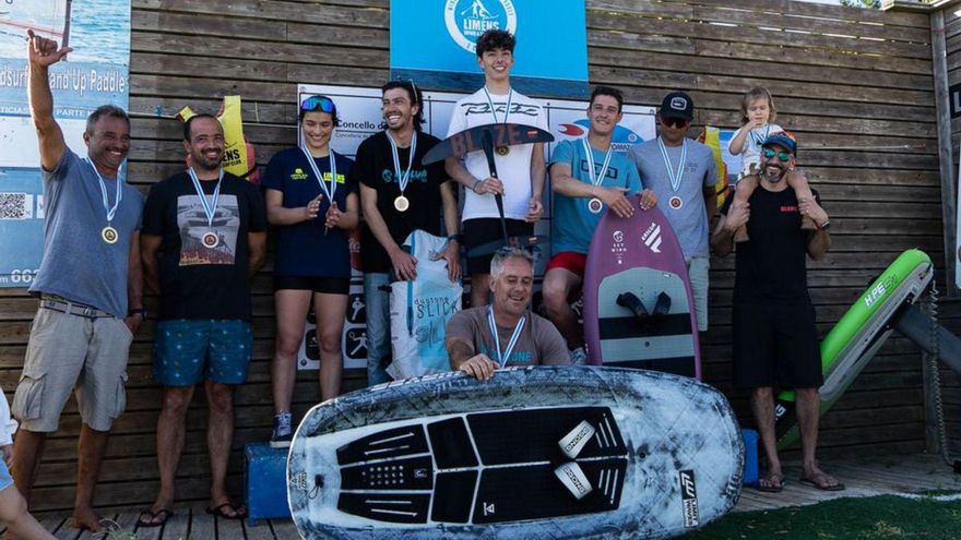 Los ganadores posan tras la prueba. |  // CEDIDA LIMÉNS W&amp;S