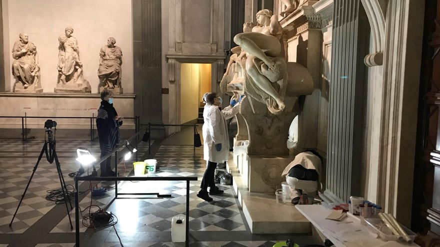 Bacterias para limpiar las capillas Mediceas de Miguel Angel en Florencia