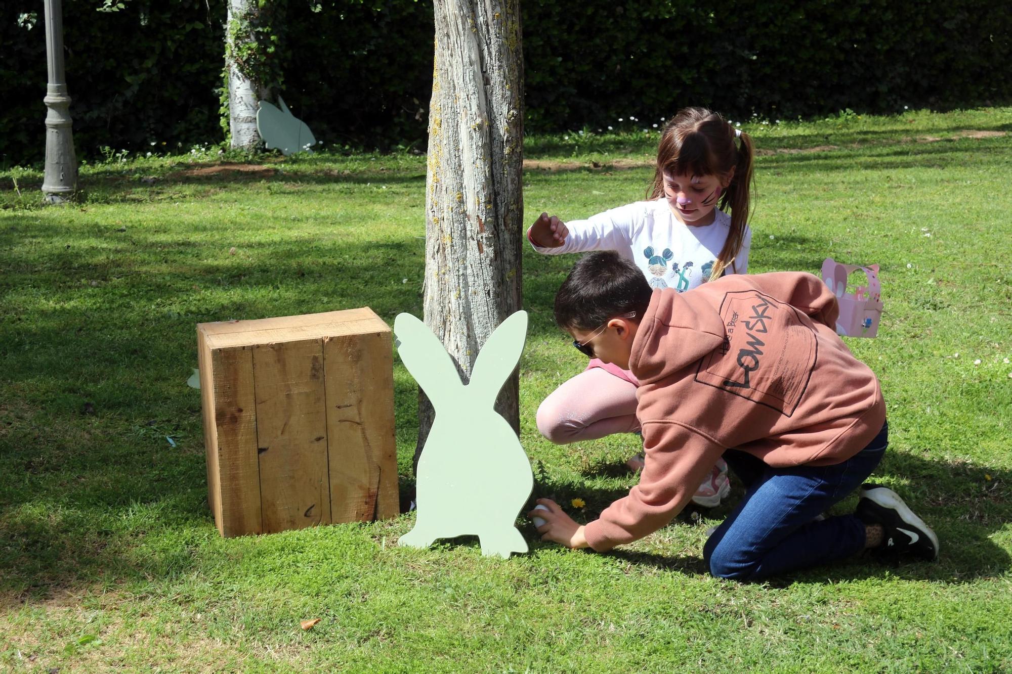 Jordi Roca i Ale Rivas organitzen una jornada de Pasqua amb ous amagats, pollets, conills i xocolata