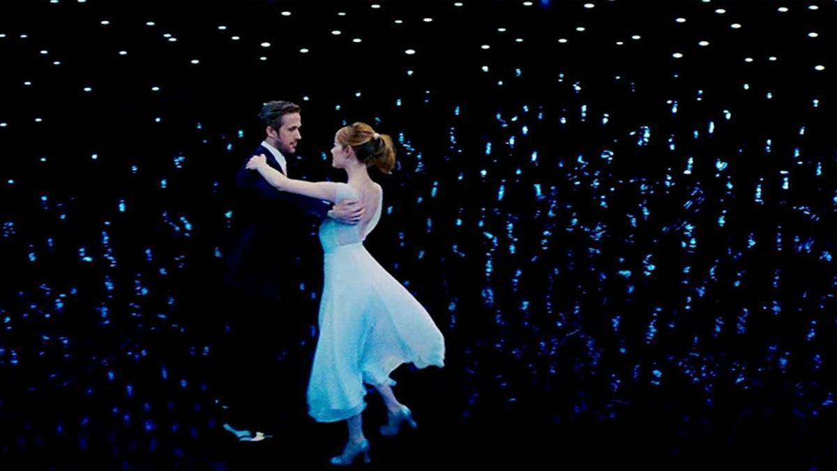 Ryan Gosling y Emma stone bailan en LaLaLand