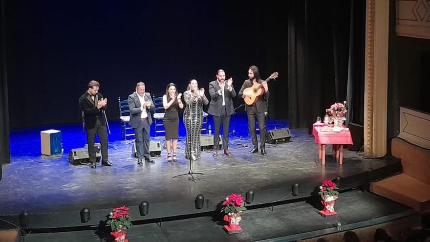 Los artistas de la Zambomba Jerezana, en un momento de su espectáculo. | CARMEN TORO