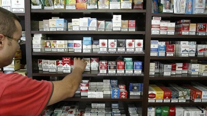 La venta de cigarrillos se reduce más de la mitad con la crisis