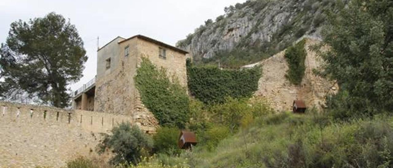 Xàtiva acondiciona el Torreón de Poniente para cederlo a los «scouts»