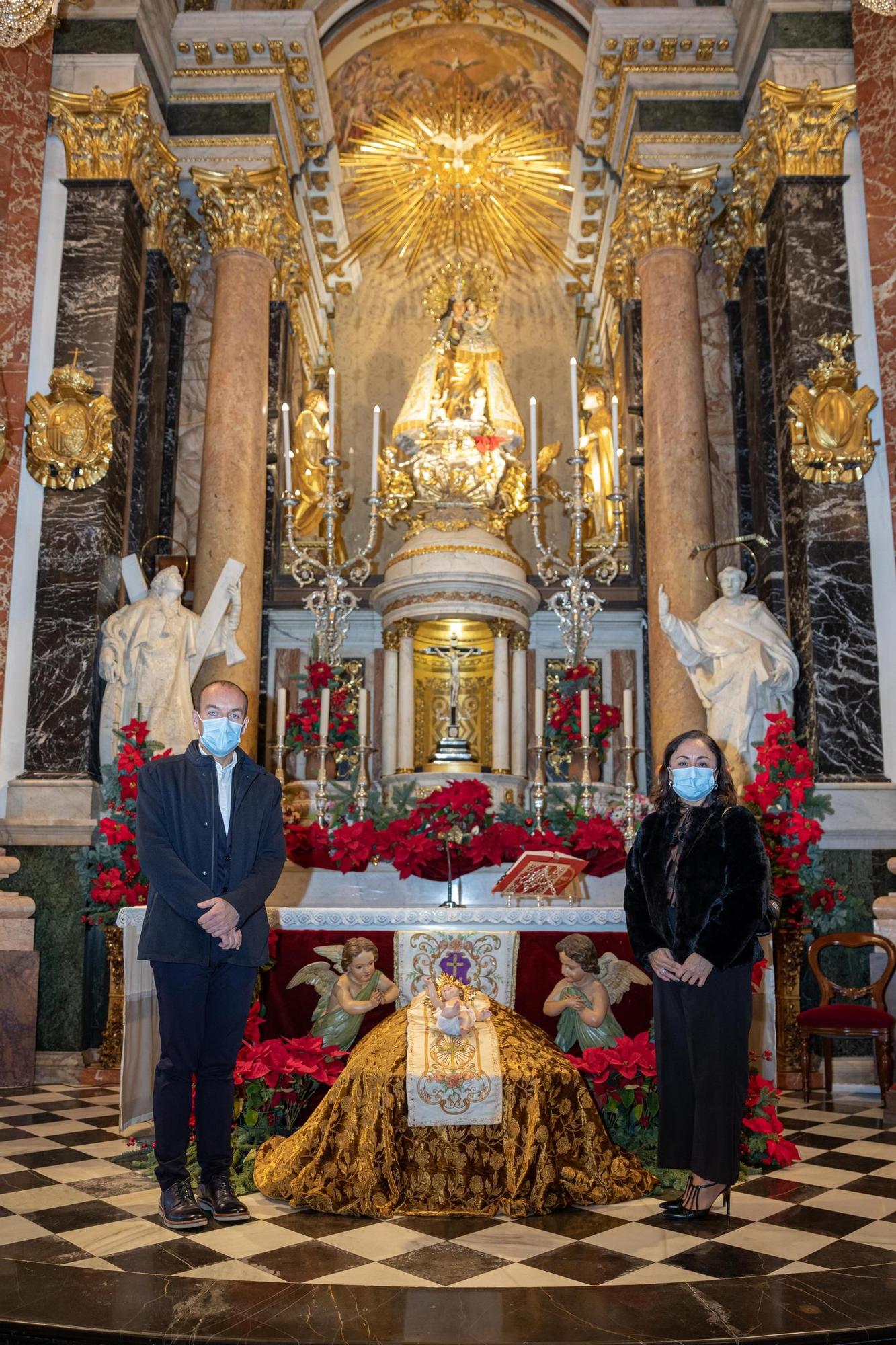 Ofrenda de las Fallas de Primera A a la Virgen de los Desamparados