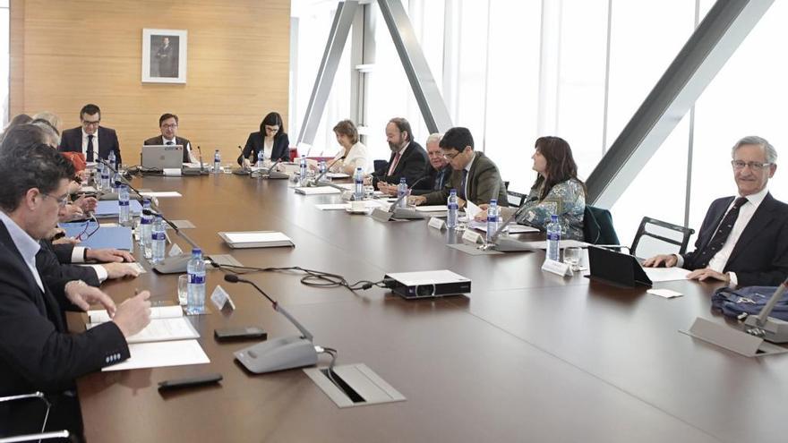 Asistentes a la reunión del Consejo de Administración de El Musel.