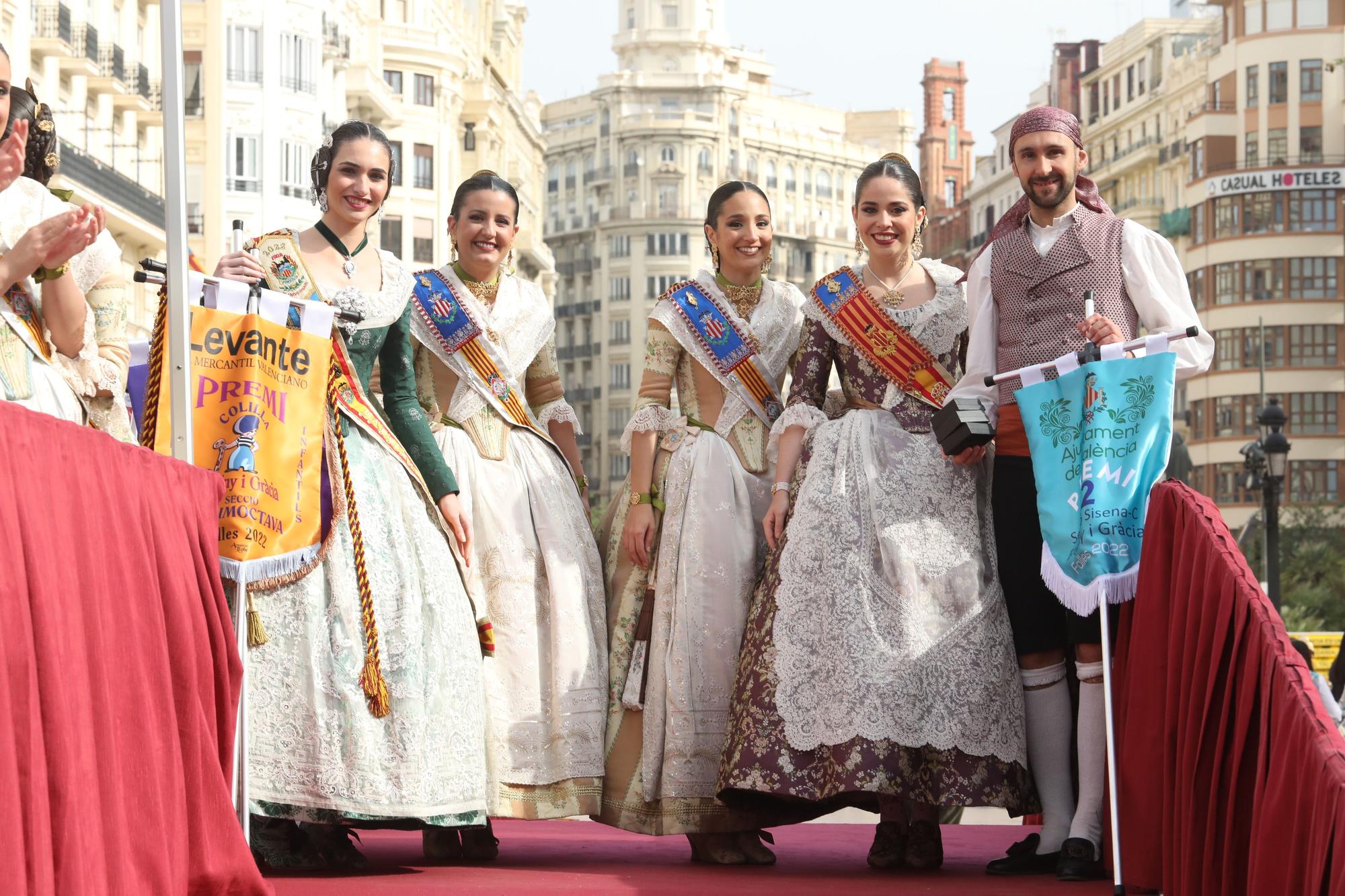 Entrega de los premios de las Fallas 2022 a las comisiones (II)