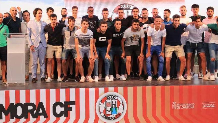 La nueva plantilla del Zamora CF que dirigirá Carlos Tornadijo con el objetivo del ascenso.