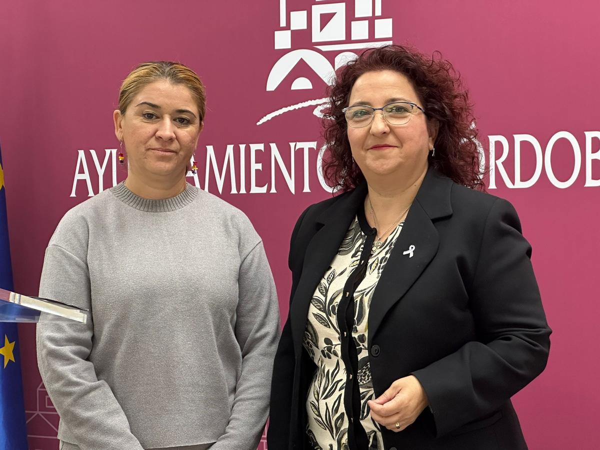 Las concejales de Hacemos y PSOE Irene Ruiz y Alicia Moya.