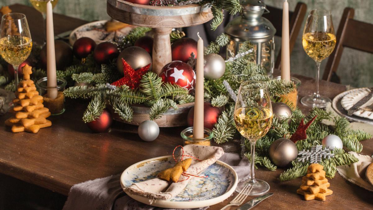 La deroración de la mesa en Nochebuena o Navidad es una de las tareas pendientes en las horas previas.
