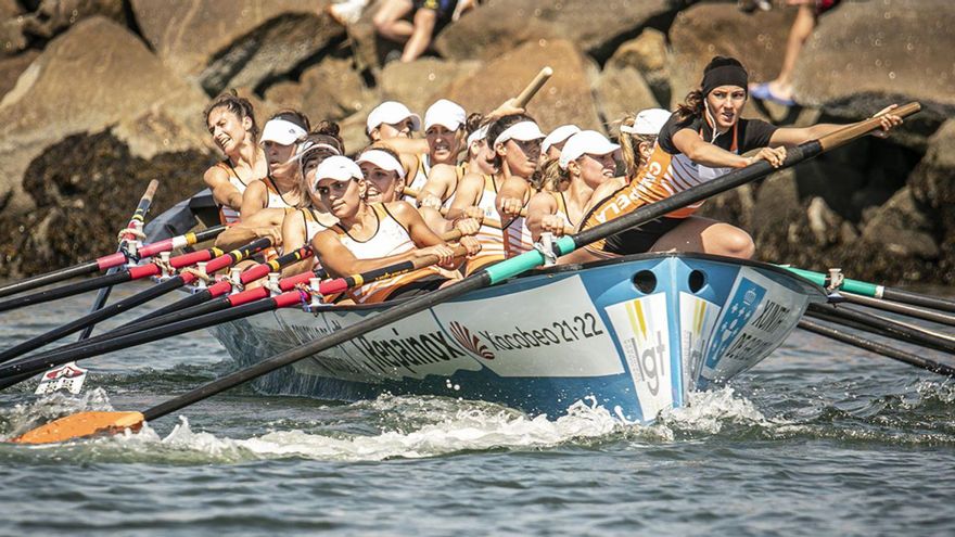 La tripulación de Chapela, durante la jornada de ayer. // Difusion Prosport