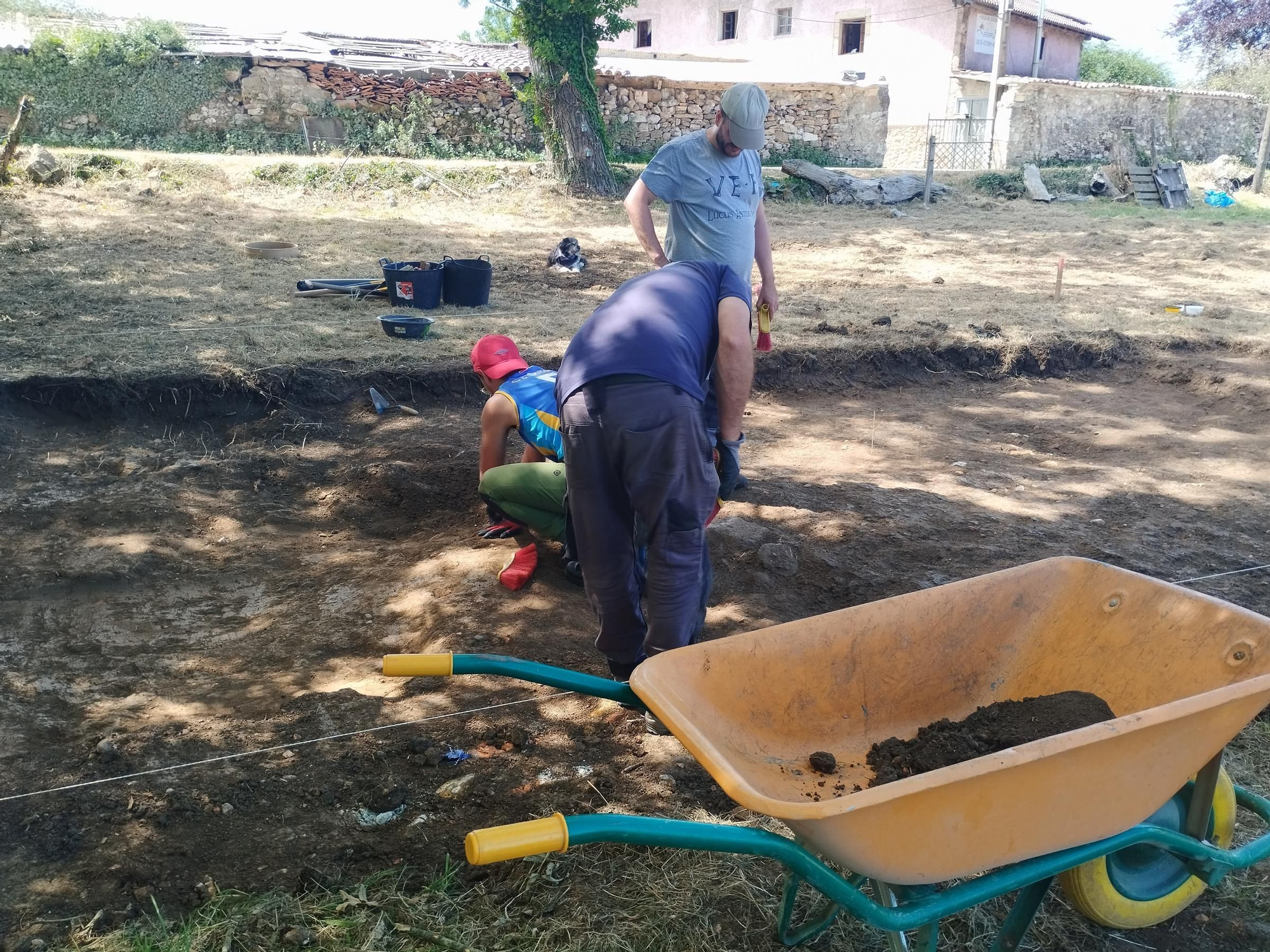 Así ha sido la primera jornada de excavación en Lucus Asturum este 2023