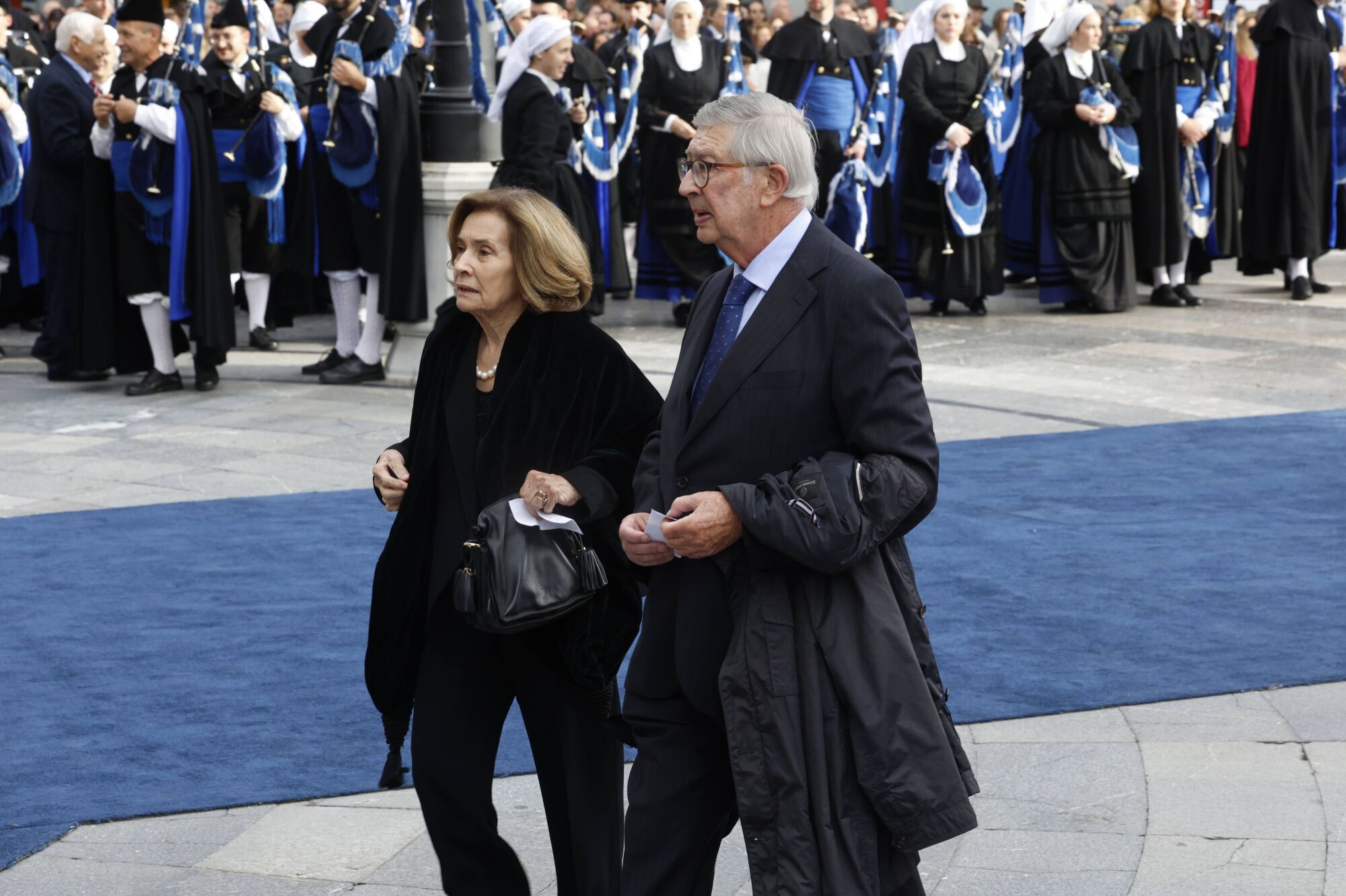 Así fue la llegada de los invitados a los premios "Princesa de Asturias" y su paso por la alfombra azul