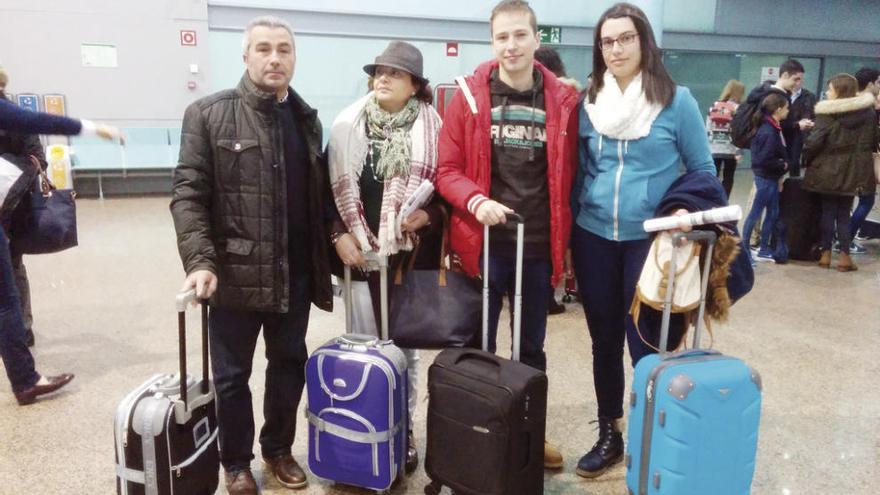 José, María Dolores, Pedro y Noelia | &quot;Es necesario mejorar el transporte al aeropuerto desde el resto de la provincia&quot;