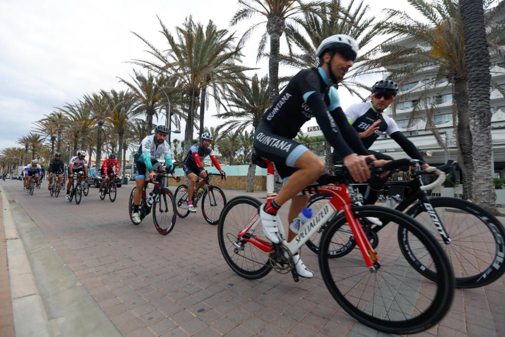 Colapso en las carreteras por la carrera ciclista