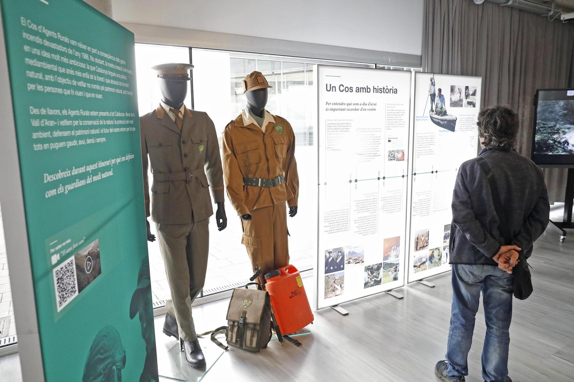 Els Agents Rurals mostren com treballen en una exposició pels seus 35 anys