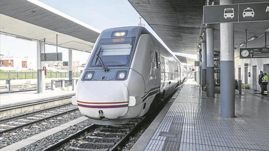 Renfe incorpora al servicio de Extremadura otros 3 trenes de la serie 599 en febrero