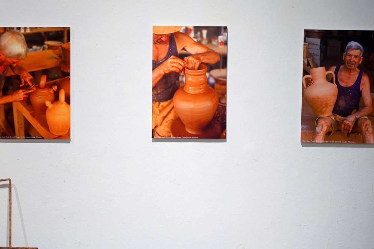 Todas las imágenes de la exposición "Arrels per al futur" en Ibiza