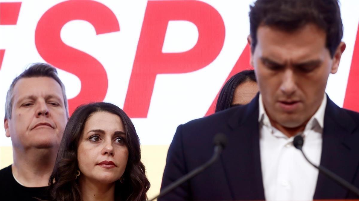 Inés Arrimadas, atenta al discurso de Albert Rivera.