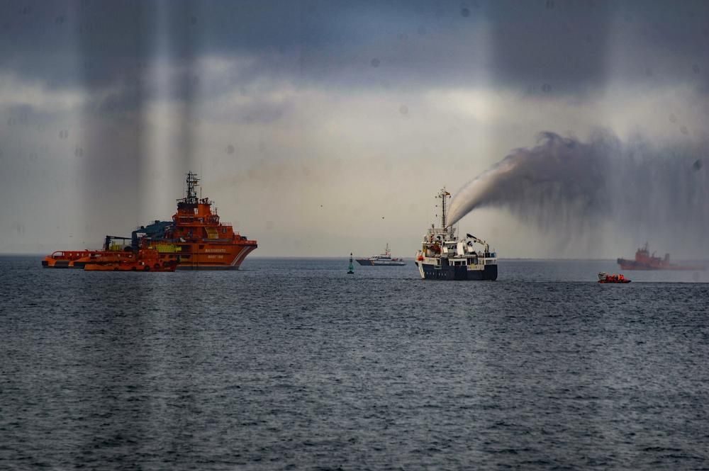 Simulacro anticontaminación en la Ría de Arousa