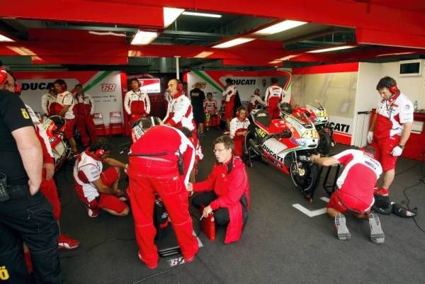 Fotogalería: Entrenamientos bajo la lluvia en Motorland