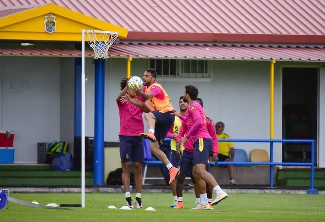 Entrenamiento UD LAS PALMAS en Barranco Seco ...