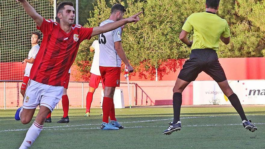 Izan Checa va celebrar amb vehemència el primer gol blanc-i-vermell