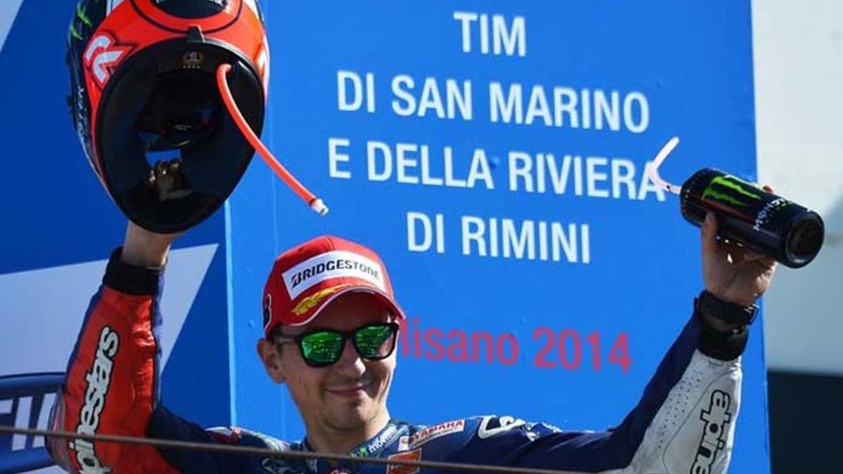 Jorge Lorenzo en el podio tras el GP de San Marino de MotoGP