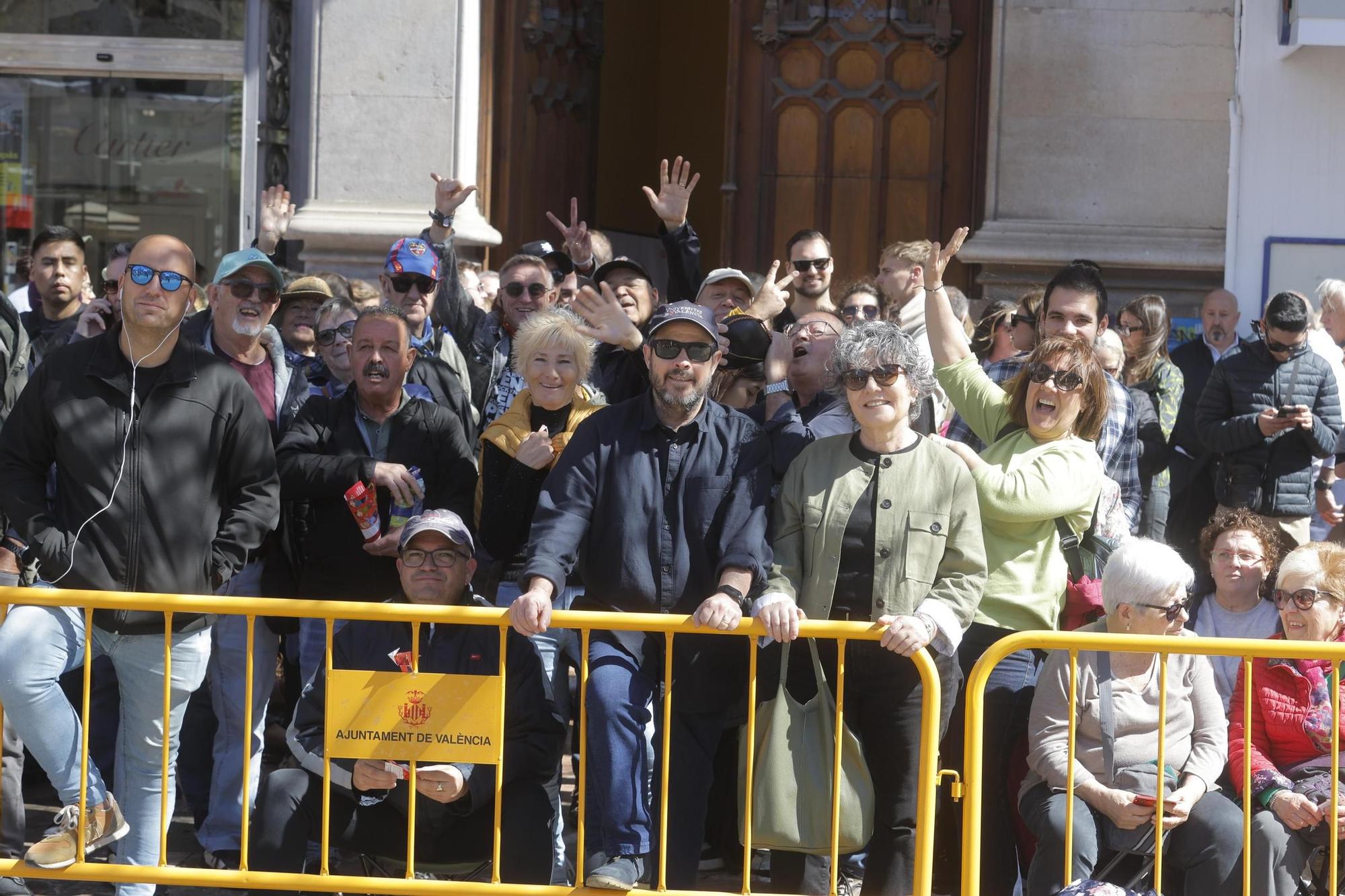 Búscate en la mascletà del 12 de marzo
