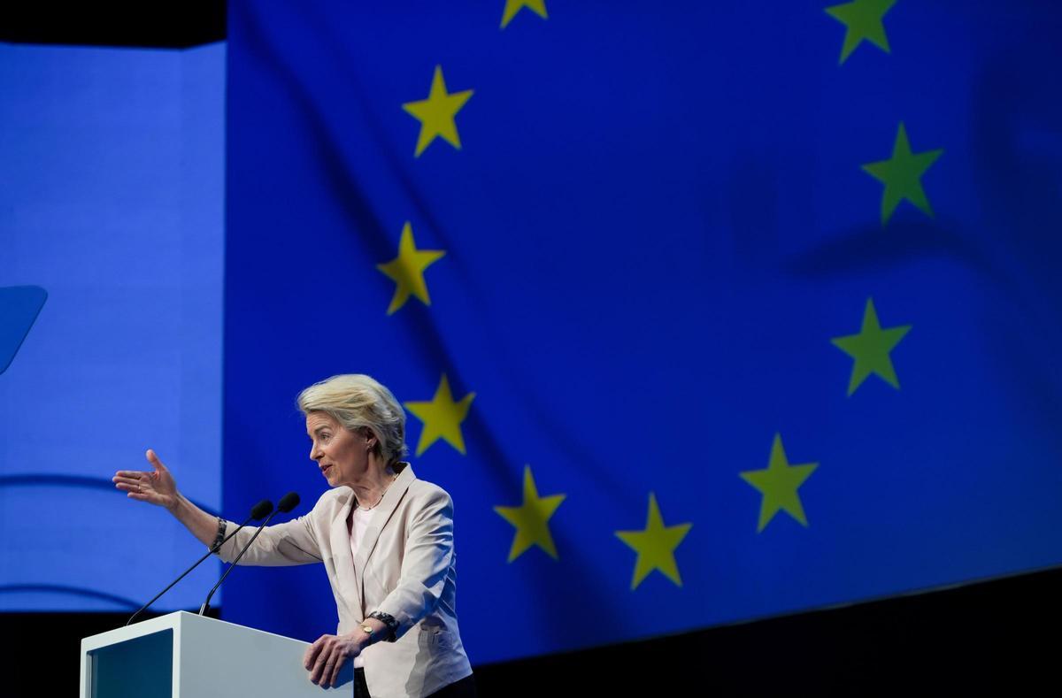 Brussel·les obre la porta a crear un centre europeu contra la desinformació unint forces amb els governs