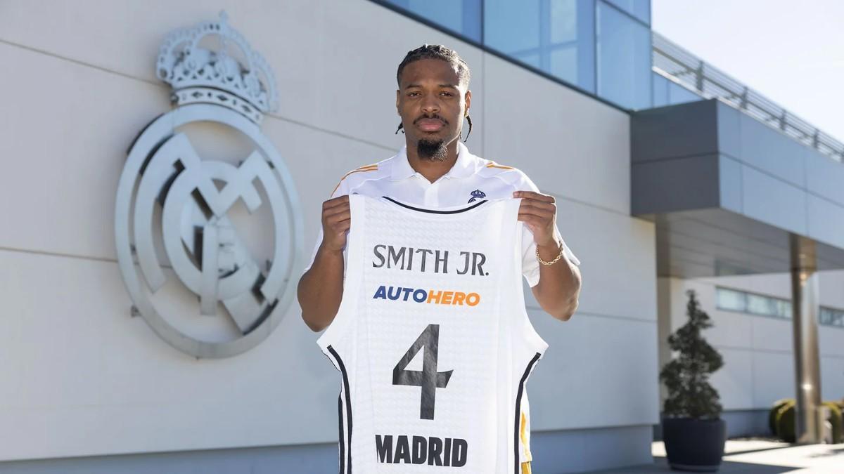 Dennis Smith Jr. ya posa como nuevo jugador del Real Madrid