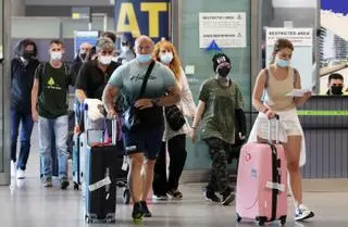 El aeropuerto sigue recuperando la actividad y supera en mayo el número de operaciones de 2019