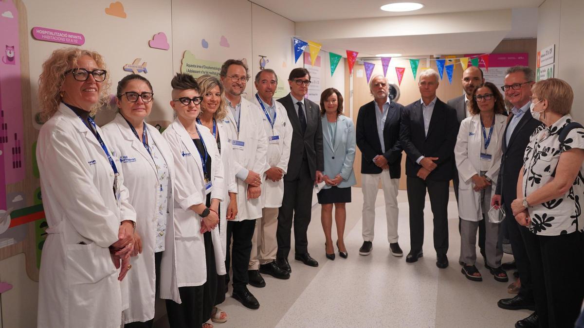 El president del Govern, Salvador Illa, visita l'àrea d'Oncohematologia Infantil i Adolescent a la Vall d'Hebron.