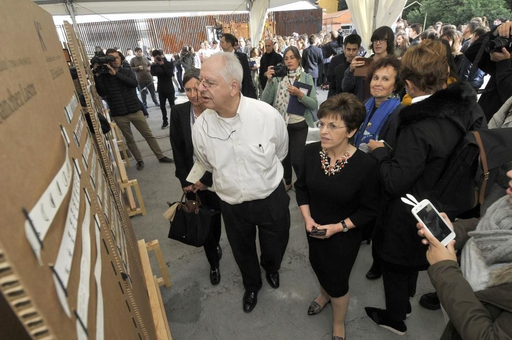 William Kentridge visita un instituto de Mieres