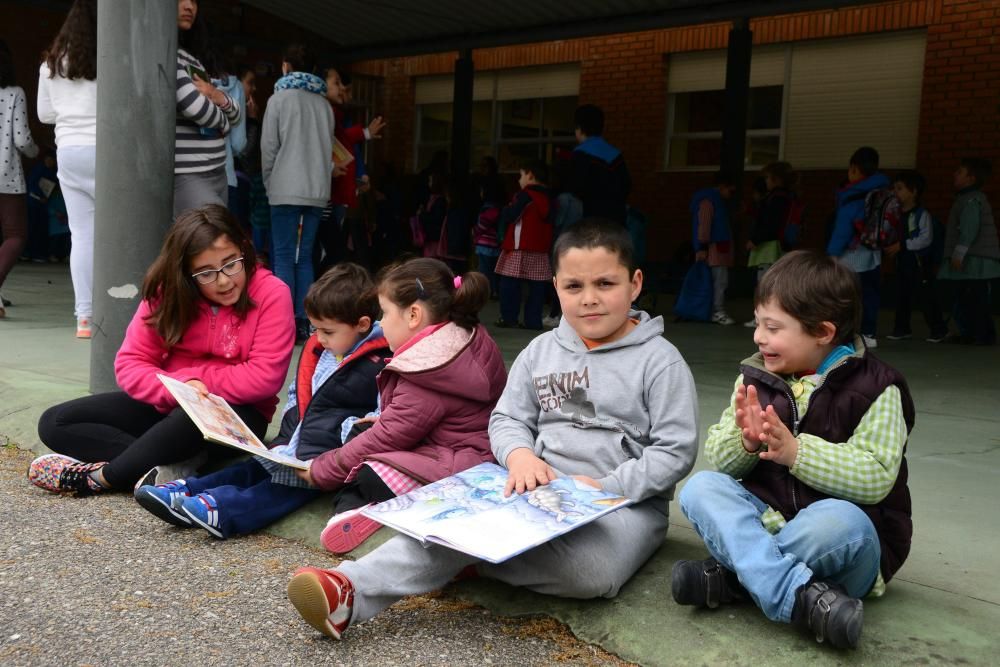 Los libros llenan todos los rincones de O Morrazo