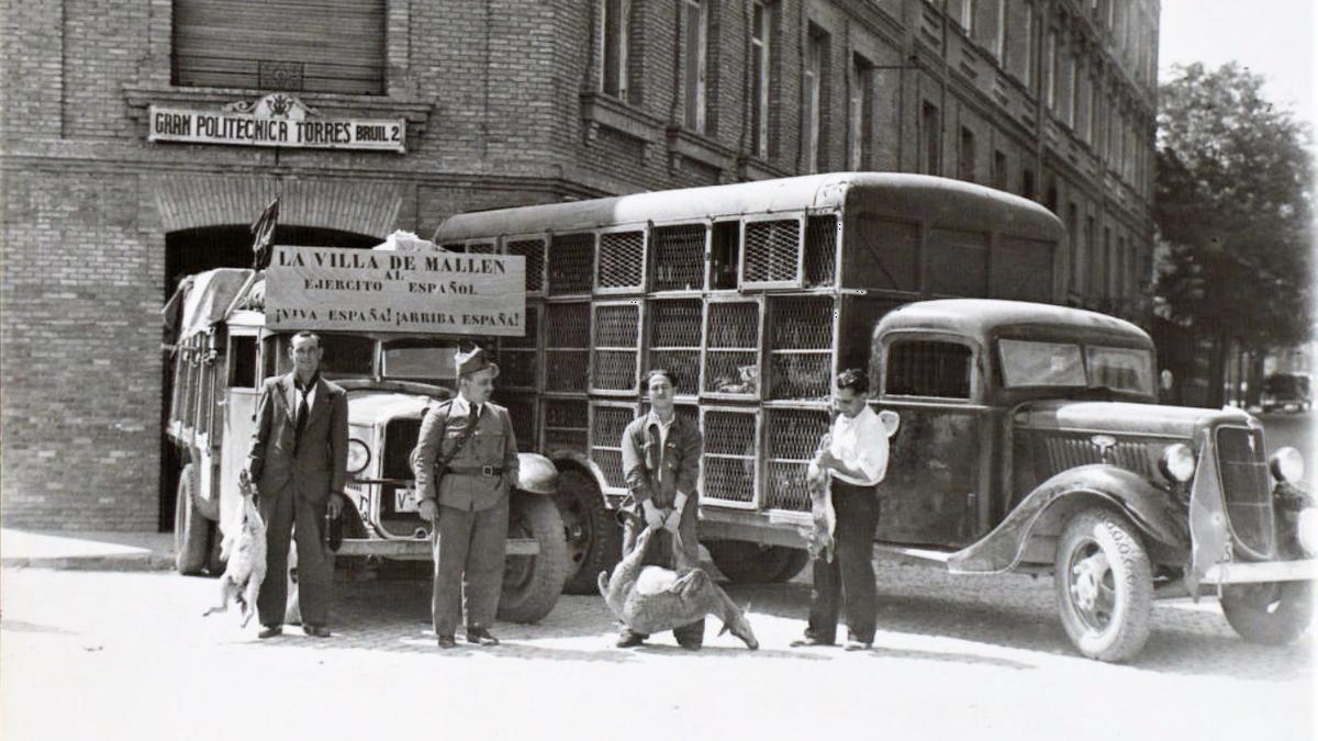 Recogida de abastos en el centro de represión de la calle de Juan Bruil. Foto Marín Chivite, 1936.