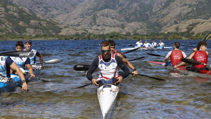 El Lago de Sanabria vuelve a ser la cita nacional del piragüismo. | LOZ