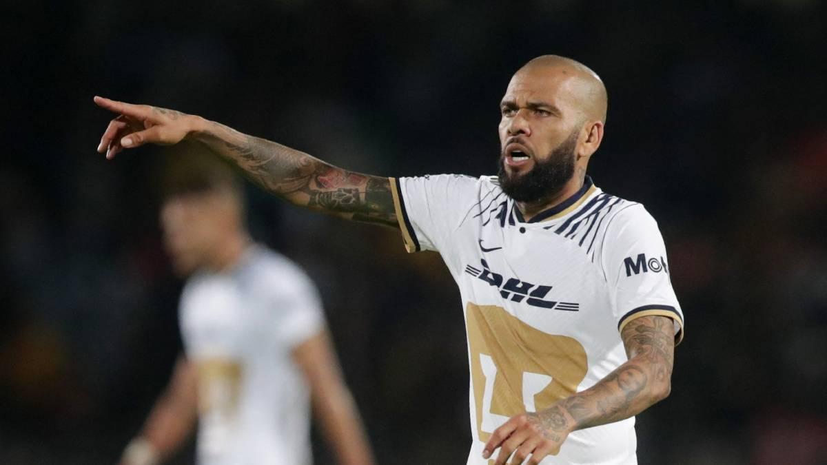 Dani Alves, debut con asistencia y empate 'in extremis' con Pumas