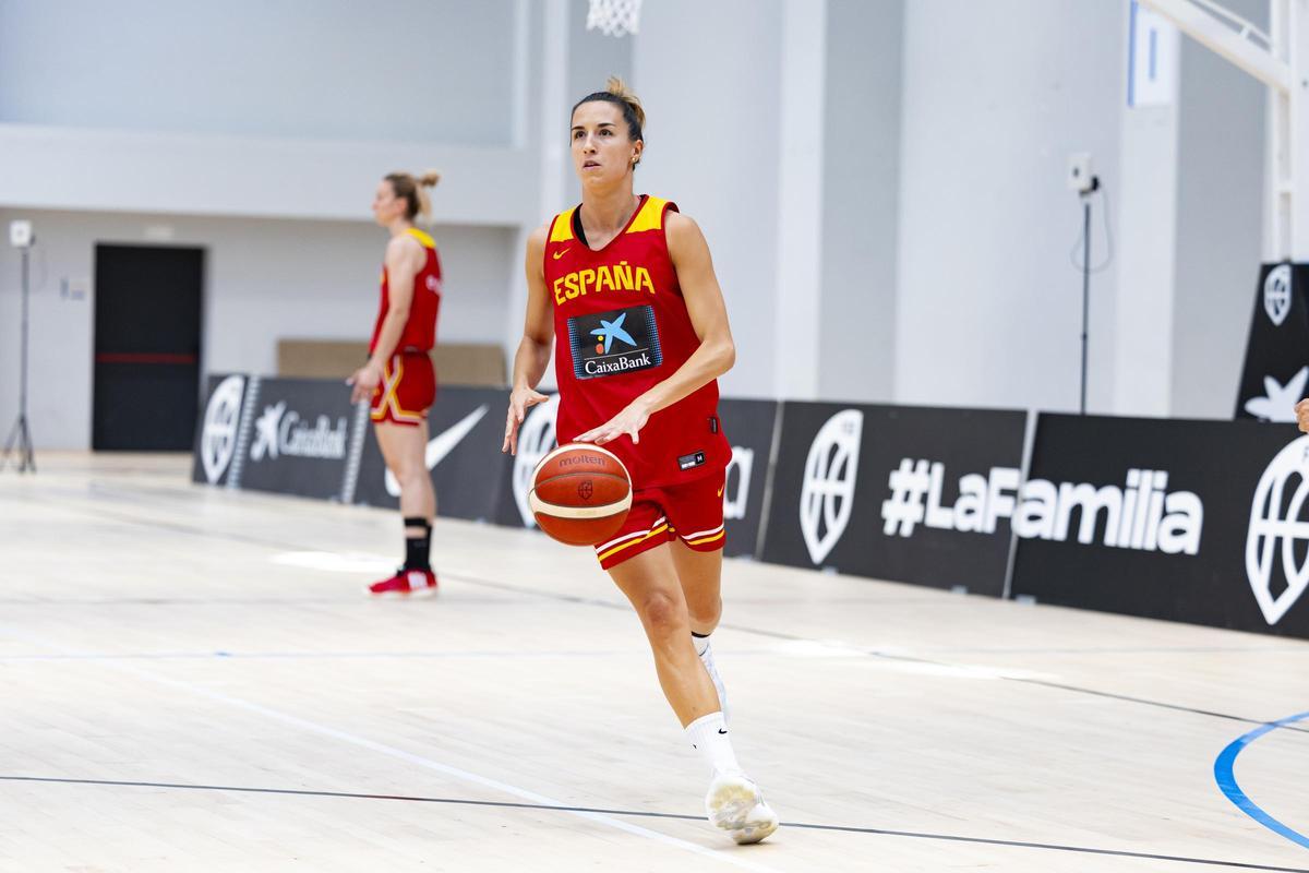 Queralt Casas entrenando con la selección española