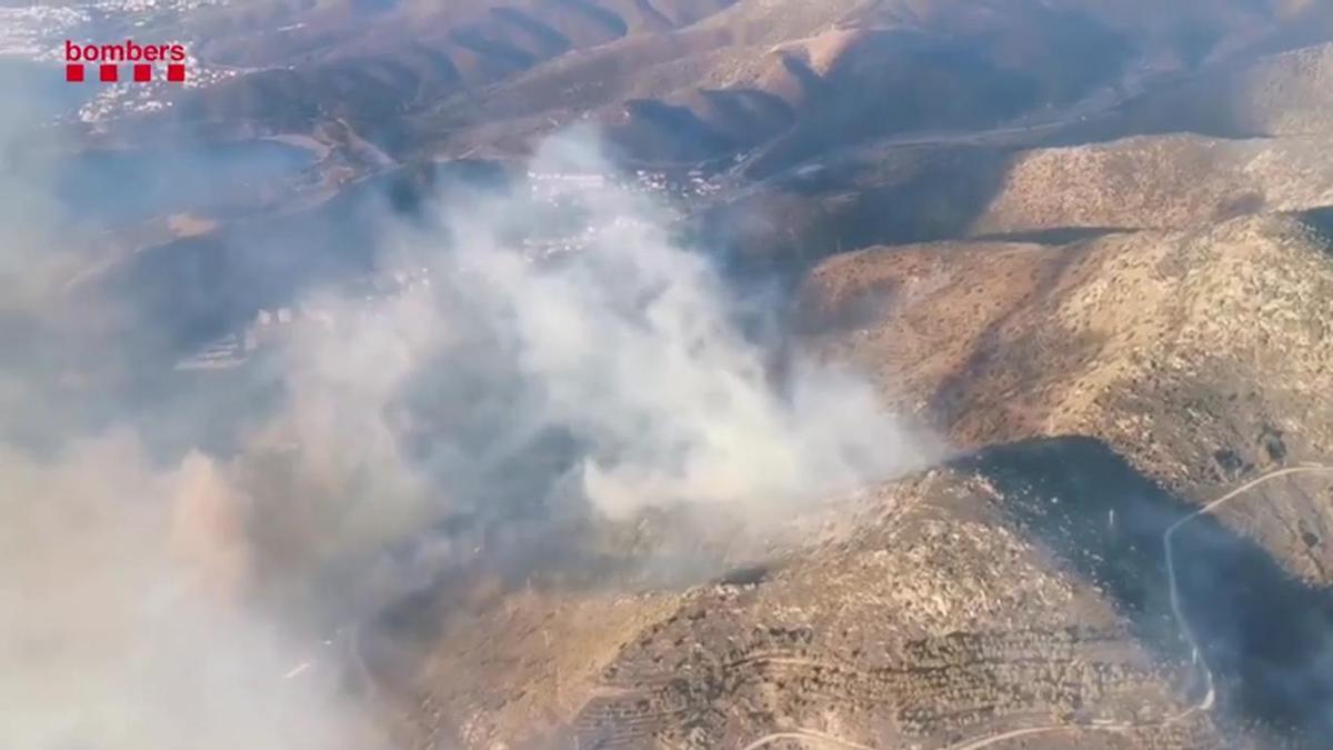 L'incendi forestal de Portbou i Llançà, des de l'aire