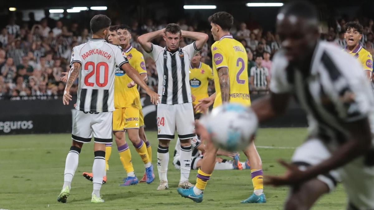 Serpeta se lamenta de una ocasión fallada por el Castellón ante el Valladolid.
