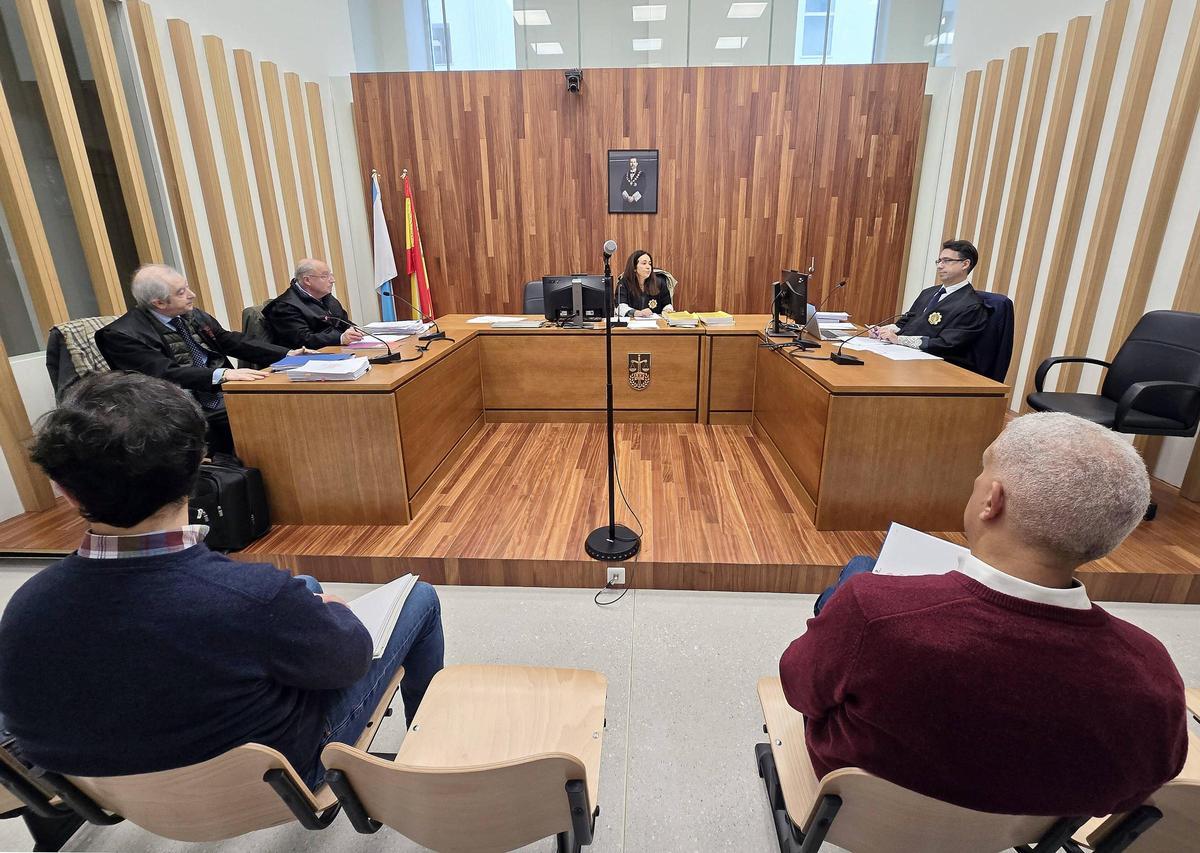 En imagen de archivo, juicio en una sala penal de Vigo.