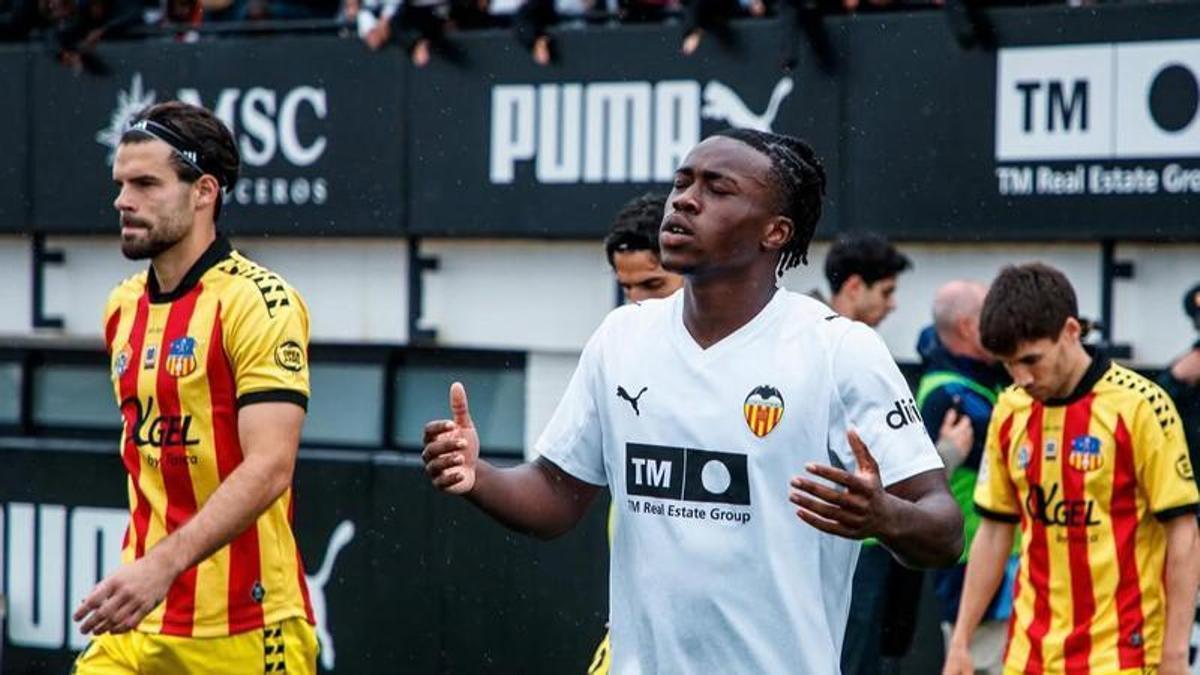 Asistencia de David Otorbi a Aimar Blázquez en la final de la Copa de Campeones