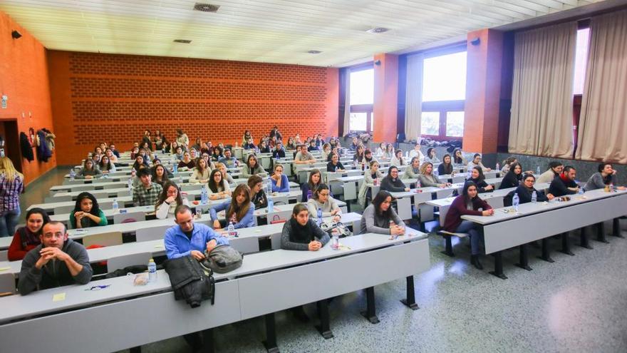 Convocatoria anterior de exámenes de MIR en València.