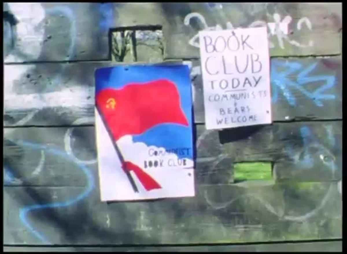 Videoclip d’I should be a Comunist’ dels britànics This Many Boyfriends que aquest divendres obren l’Extraradi Musicfest.