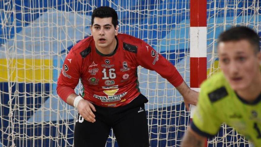 David Pajares seguirá defendiendo la portería del BM Zamora Caja Rural
