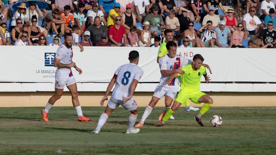 El FC Cartagena empata en su primera gran prueba de pretemporada (1-1)