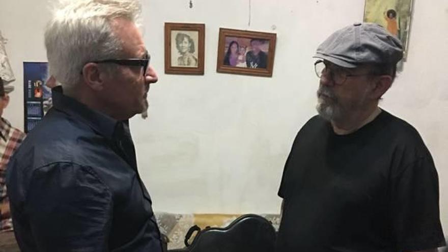 Encuentro entre Jesús Navarro y Silvio en La Habana.