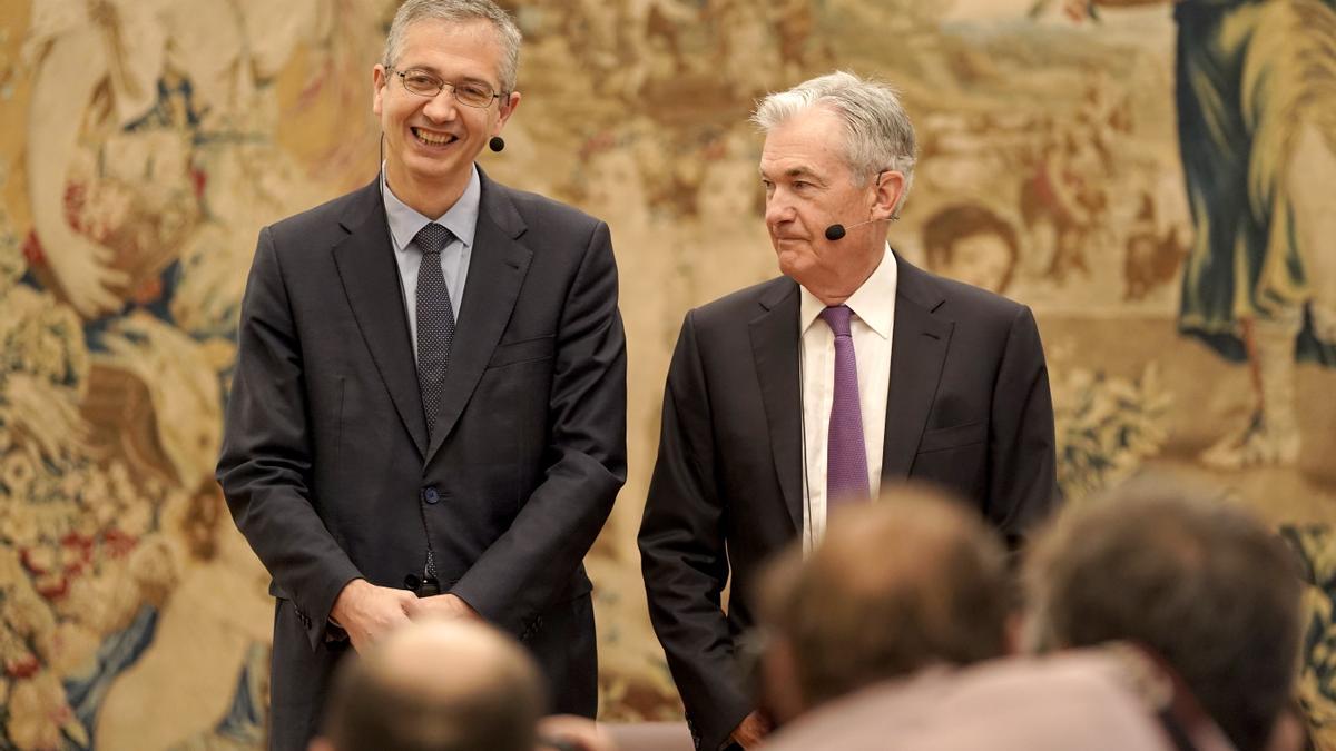 El presidente de la Reserva Federal, Jerome Powell, y el gobernador del Banco de España, Pablo Hernández de Cos