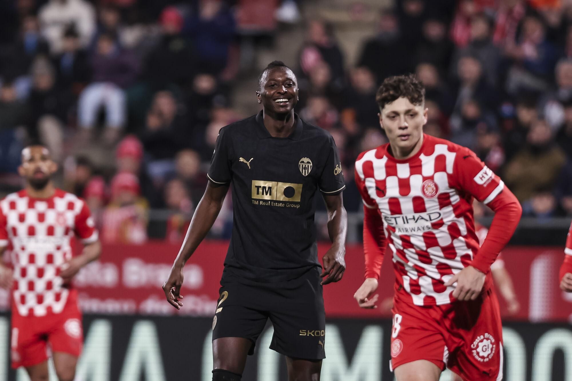 Umar Sadiq of Valencia CF gestures during the Spanish league, La Liga EA Sports, football match played between Girona FC and Valencia CF at Estadio de Montilivi on March 15, 2025 in Girona, Spain. AFP7 15/03/2025 ONLY FOR USE IN SPAIN. Javier Borrego / AFP7 / Europa Press;2025;SPORT;ZSPORT;SOCCER;ZSOCCER;Girona FC v Valencia CF - La Liga EA Sports;