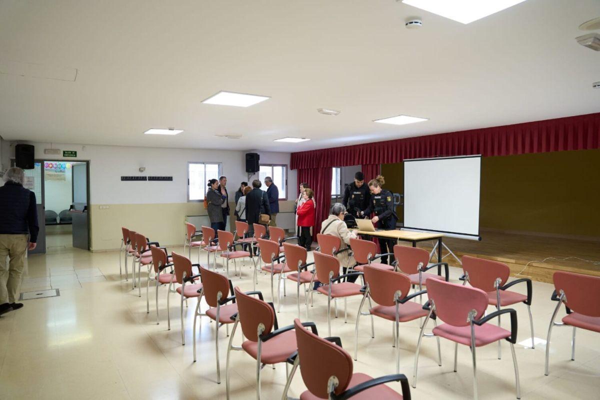 Los trabajos de mejora han consistido, principalmente, en redistribuir el espacio de la primera planta del centro